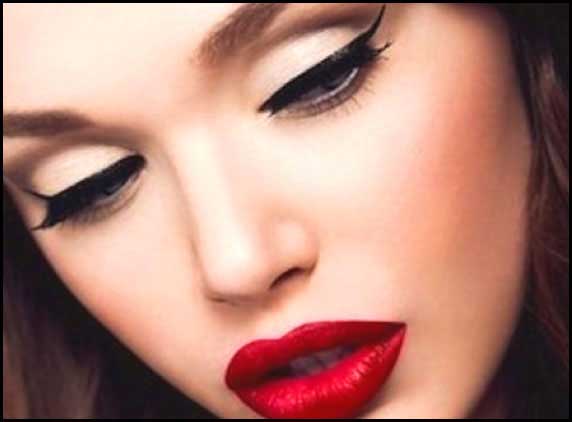 new Christmas makeup looks for women, best Christmas women makeup look