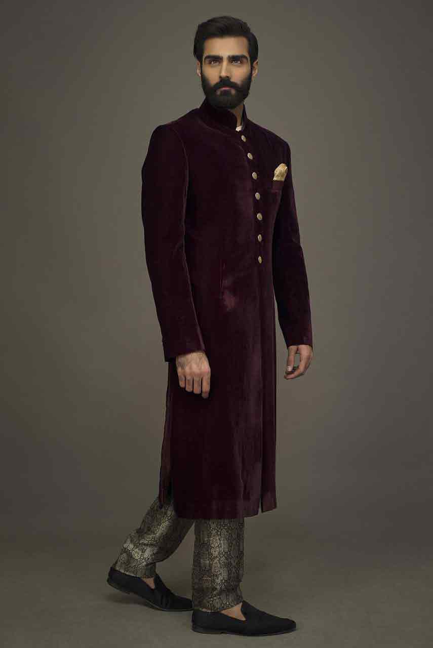 best maroon pakistani groom wedding sherwani designs 2017 for mehndi with pocket square