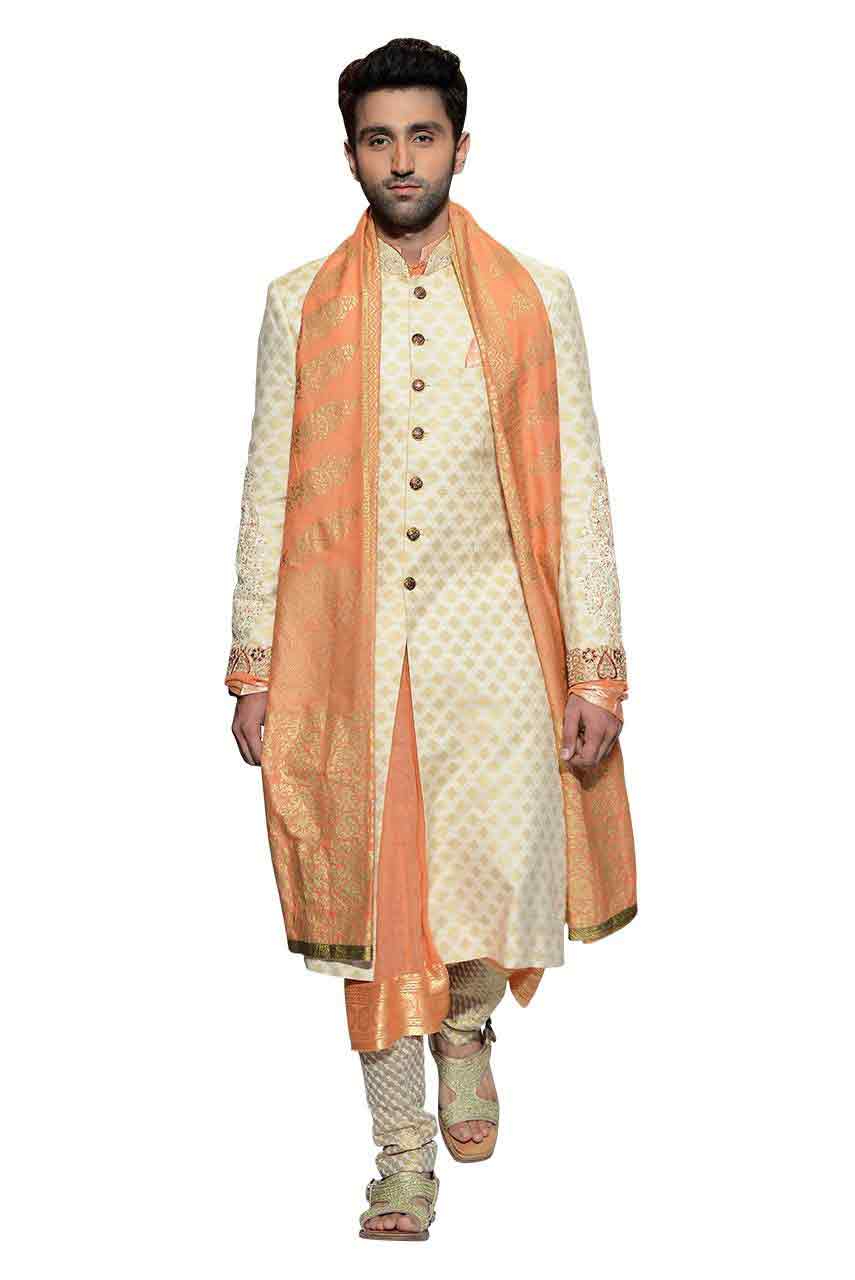 latest white pakistani groom wedding sherwani designs 2017 for mehndi with peach dupatta