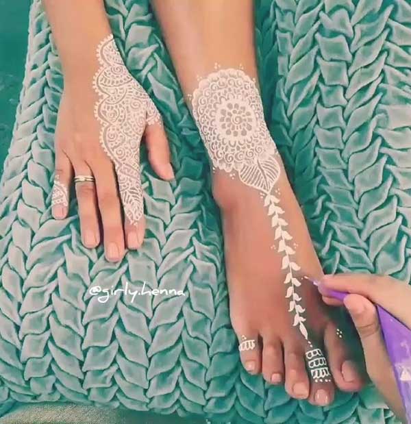 beautiful christmas white henna tattoos, latest mehndi design for christmas