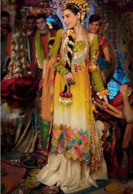 Pakistani Mehndi Hairstyles For Bridals In 2023-24 | FashionEven