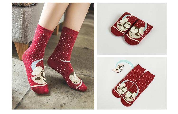 red winter socks for women latest winter fashion accessories trend 2017 2018 in Pakistan