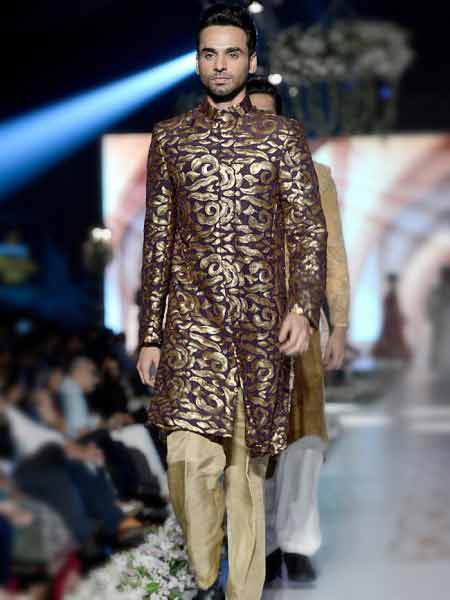 best magenta and golden new short sherwani styles 2017 sherwani for men in pakistan with cream trouser