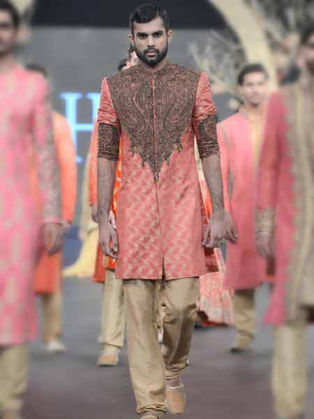 Latest baby pink short sherwani with embroidery on neck and skin pants new short sherwani styles 2017 sherwani for men in pakistan