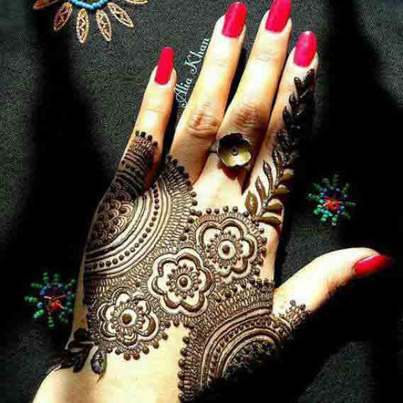 Beautiful back hand simple Pakistani mehndi designs 2017 for eid