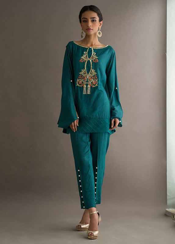 Latest green Deepak Perwani eid dresses for girls 2017