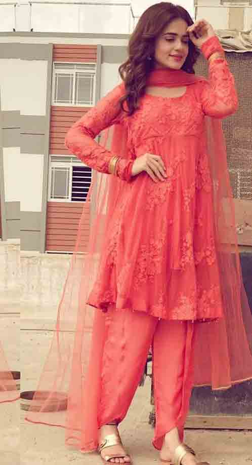 New beautiful peach short frock with net dupatta by Zahra Ahmad Eid dresses for girls in Pakistan