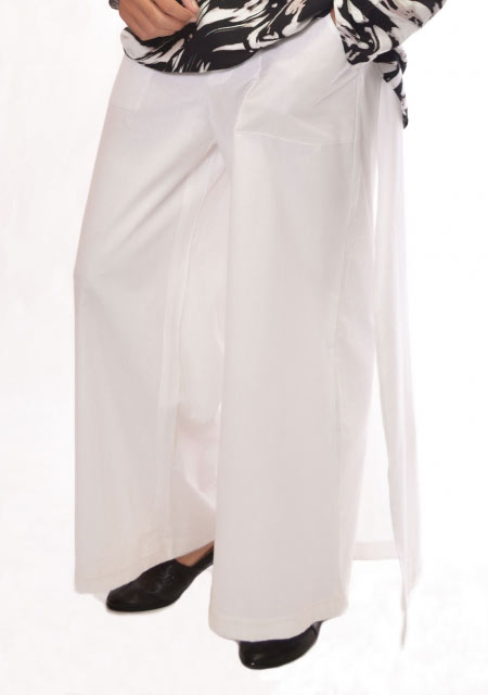 White overlap plain trouser from the collection of men dresses and shoes for fall winter 2017 by Amir Adnan