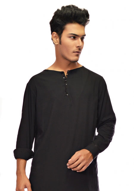 Simple black men kurta designs from the collection of men dresses and shoes for fall winter 2017 by Amir Adnan