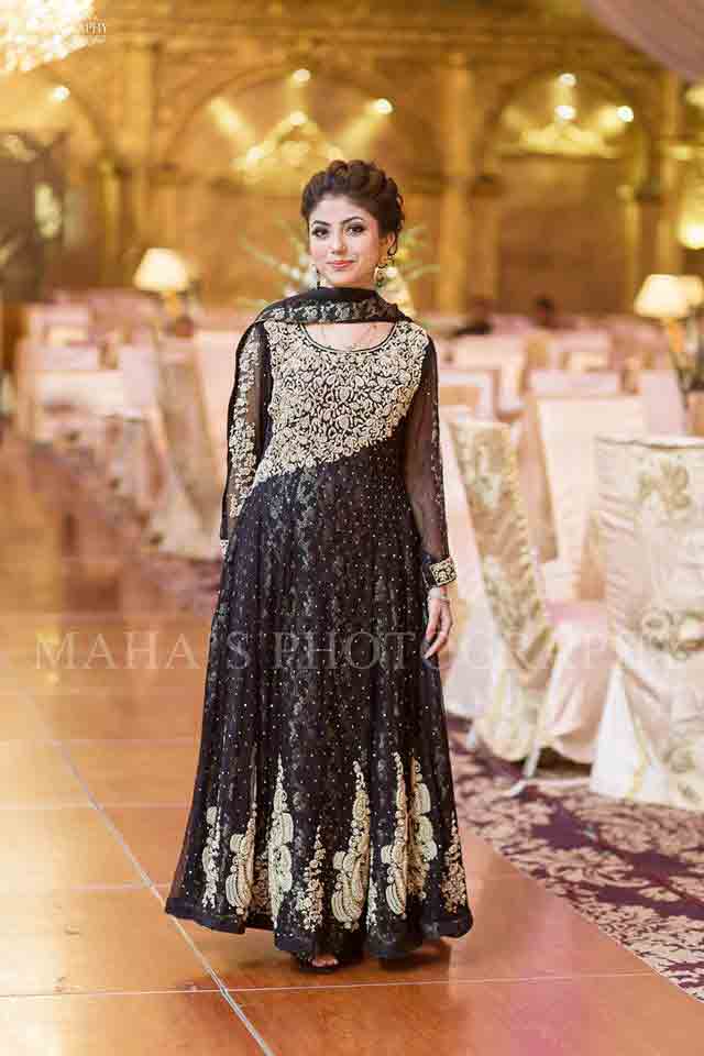 Black party wear long frock designs for girls in Pakistan