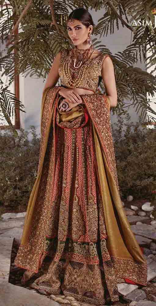 Beautiful lehenga choli design Pakistani bridal dress in red and golden color combinations 2018 with dupatta