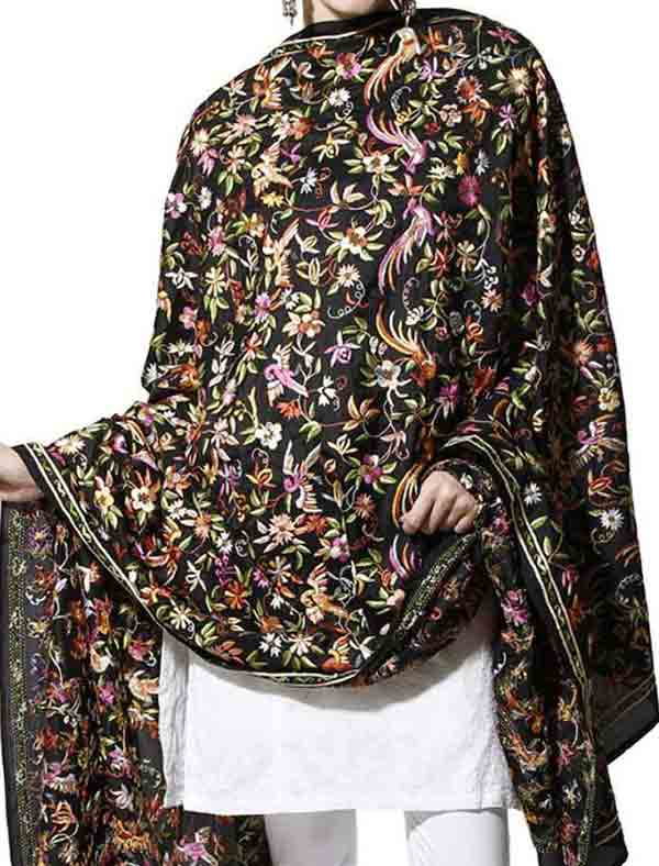 Ladies pashmina shawls in black color for winter season