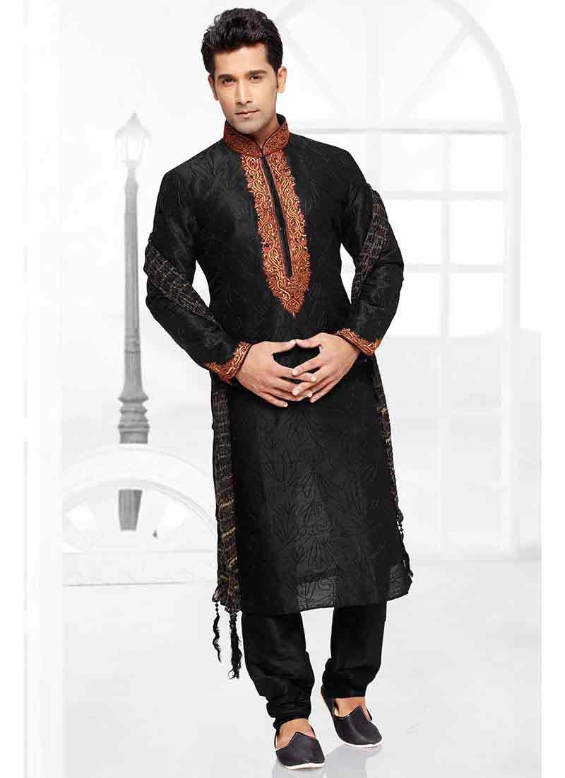 Best mehndi kurta designs in black color for groom