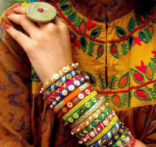 Colorful bangles fashion trends for Eid