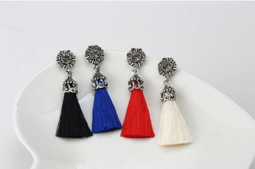 Latest tassel earrings fashion trend for Eid