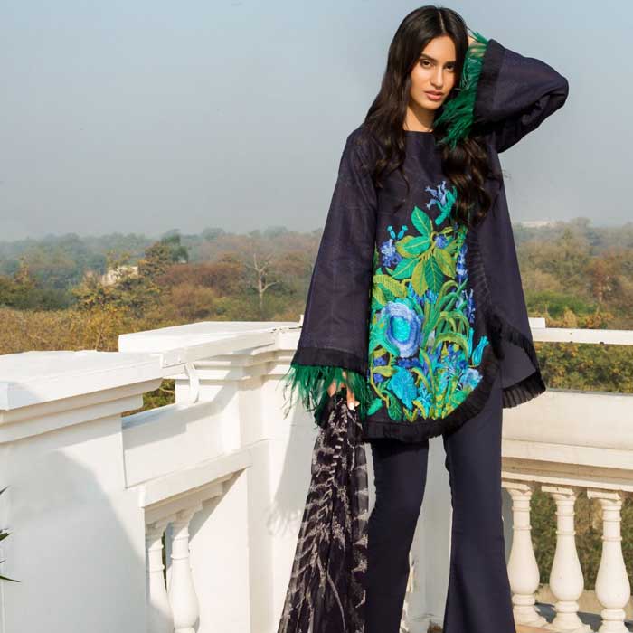 Eid fashion trend for embellished lawn dress