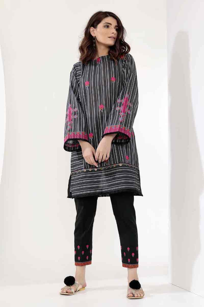 Black lawn kurti stitching designs for girls