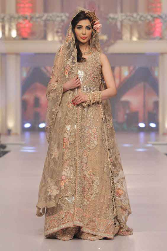 Golden maxi for walima bridal in Pakistan