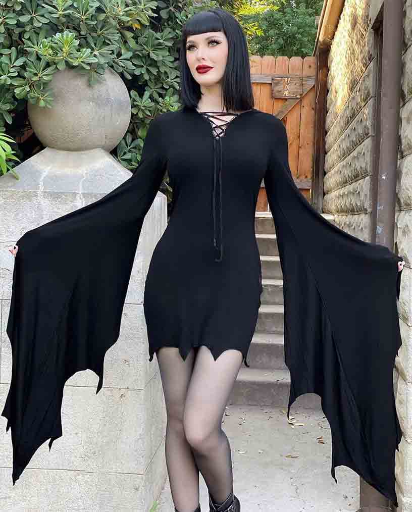 Vampire themed Halloween costume for women