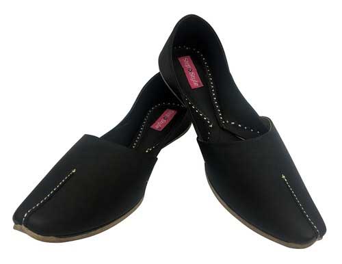 Latest matte black kussa punjabi jutti for ladies