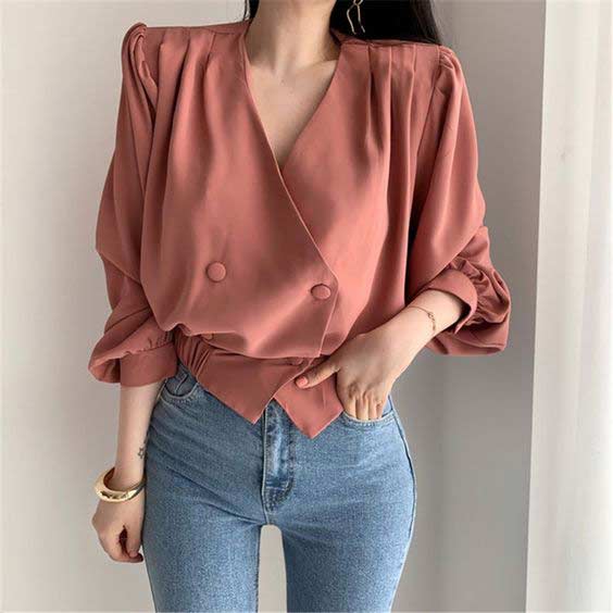 Brown puff sleeve top with jeans