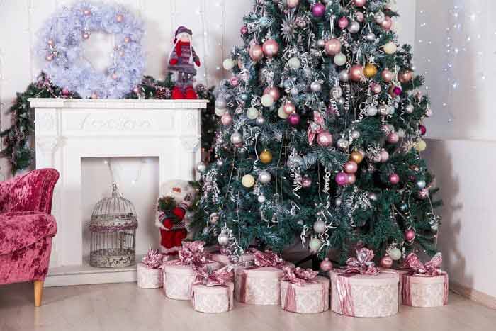 Natural tree decor for Christmas